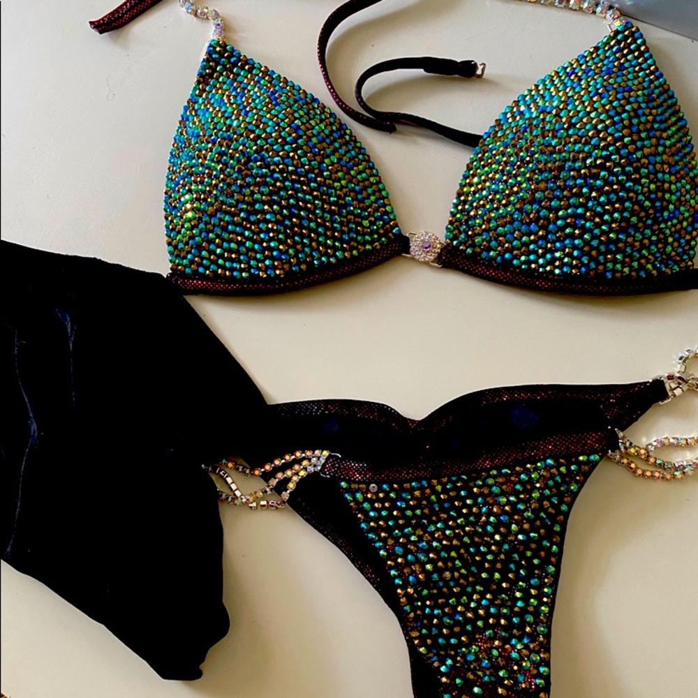 Competition suit